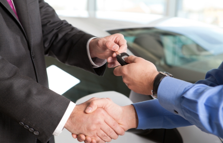 ¿Se puede devolver un coche de renting antes de finalizar el contrato?