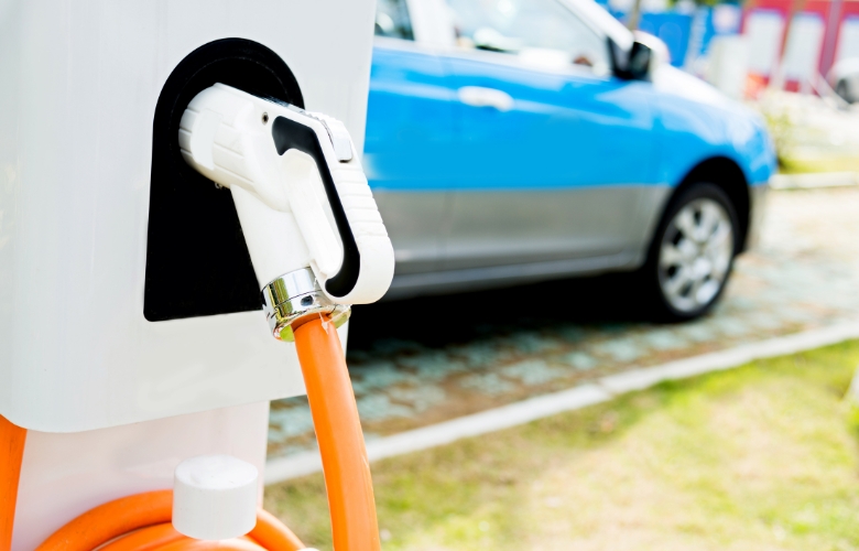 comparativa entre coche eléctrico y de gasolina